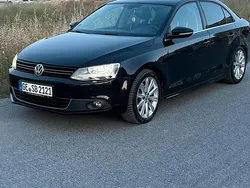 Schwarz Gebraucht 2012 VW Jetta Limousine | 7.800 € (Etwas zu teuer)