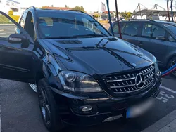Schwarz Gebraucht 2008 Mercedes ML320 Edition 1 SUV | 8.000 €