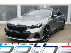 Grau Gebraucht 2024 BMW 520 M Sport Limousine | 56.990 € (Fairer Preis)