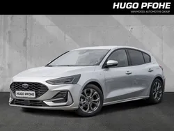 Moondust silver metallic Gebraucht 2024 Ford Focus ST-Line X Limousine | 26.340 € (Guter Preis)