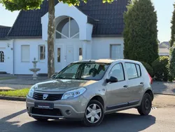 Grau Gebraucht 2009 Dacia Sandero Ambiance Kleinwagen | 1.990 € (Fairer Preis)