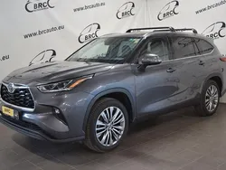 Grau Gebraucht 2022 Toyota Highlander Executive SUV | 41.400 €
