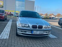 Silber Gebraucht 1998 BMW 323 Limousine | 7.450 €