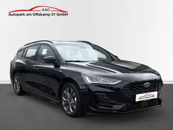 Schwarz Gebraucht 2024 Ford Focus ST-Line Limousine | 23.990 € (Superpreis)