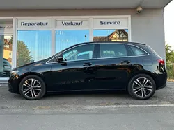 Schwarz Gebraucht 2023 Mercedes B220 Advanced Van / Kleinbus | 35.999 € (Fairer Preis)