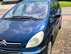 Blau Gebraucht 2005 Citroën Xsara Van / Kleinbus | 1.300 €