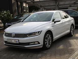 Weiß Gebraucht 2015 VW Passat Comfortline Limousine | 16.990 € (Fairer Preis)