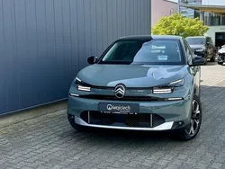 Grün Neu 2025 Citroën e-C4 Limousine | 32.900 € (Etwas zu teuer)