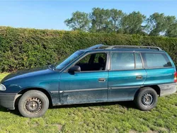 Grün Gebraucht 1997 Opel Astra Kombi | 1.150 € (Fairer Preis)