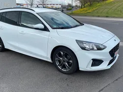 Weiß Gebraucht 2019 Ford Focus ST-Line Kombi | 13.250 € (Guter Preis)