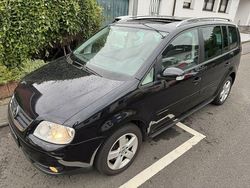 Deep black perleffekt Gebraucht 2006 VW Touran Highline Van / Kleinbus | 1.500 € (Superpreis)