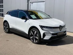 Karosserie 369 + dac Gebraucht 2022 Renault Mégane Techno Limousine | 29.980 € (Etwas zu teuer)