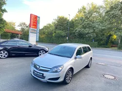 Silber Gebraucht 2010 Opel Astra Edition Kombi | 4.490 € (Fairer Preis)