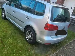 Silber Gebraucht 2010 VW Touran Van / Kleinbus | 5.500 €