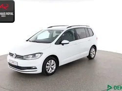 Weiss Gebraucht 2018 VW Touran Van / Kleinbus | 20.480 € (Fairer Preis)