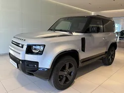 Hakuba silver (silber) Gebraucht 2023 Land Rover Defender Black Edition SUV | 73.490 € (Etwas zu teuer)