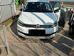 Weiß Gebraucht 2019 VW Touran IQ Drive Van / Kleinbus | 21.000 € (Fairer Preis)
