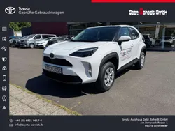 Schneeweiss Neu 2025 Toyota Yaris Cross SUV | 29.280 €