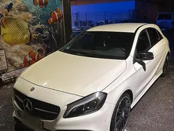 Weiß Gebraucht 2017 Mercedes A200 AMG line Kleinwagen | 13.999 € (Fairer Preis)