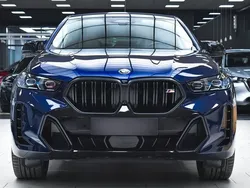 Tansanitblau ii metallic Gebraucht 2023 BMW X6 M Sport SUV | 106.950 €