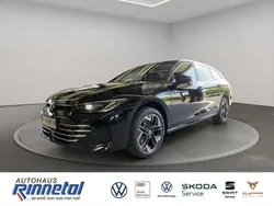 Grenadillschwarz metallic Neu 2025 VW Passat Elegance Kombi | 58.430 € (Teuer)
