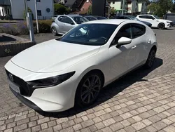 Weiß Gebraucht 2019 Mazda 3 Selection Limousine | 17.800 € (Fairer Preis)