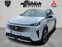 Weiß Gebraucht 2024 Peugeot e-3008 GT SUV | 52.990 € (Fairer Preis)