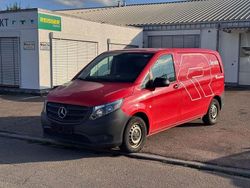 Rot Gebraucht 2016 Mercedes Vito Van / Kleinbus | 12.750 € (Fairer Preis)