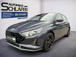 Aurora grey / met Gebraucht 2024 Hyundai i20 Trend Limousine | 20.480 € (Fairer Preis)