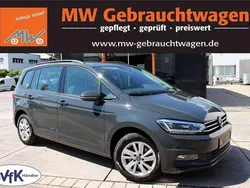 Grau Gebraucht 2022 VW Touran Comfortline Van / Kleinbus | 26.990 € (Fairer Preis)