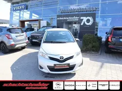 Silber Gebraucht 2013 Toyota Yaris Cool Kleinwagen | 7.390 € (Fairer Preis)