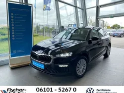 Schwarz Gebraucht 2024 Skoda Scala Essence Kleinwagen | 21.850 € (Fairer Preis)