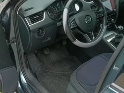 Grau Gebraucht 2017 Skoda Octavia Kombi | 15.000 € (Teuer)