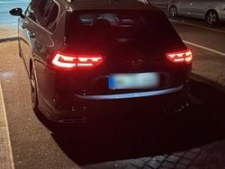 Grau Gebraucht 2022 VW Golf VIII R-line Kombi | 21.850 € (Fairer Preis)