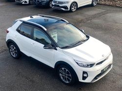 Clear white Gebraucht 2019 Kia Stonic Vision SUV | 13.490 € (Fairer Preis)