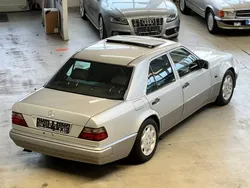 Silber Gebraucht 1995 Mercedes E500 Limousine | 47.490 €