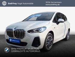 Weiß Gebraucht 2022 BMW 225 Active Tourer Performance Van / Kleinbus | 31.990 € (Fairer Preis)