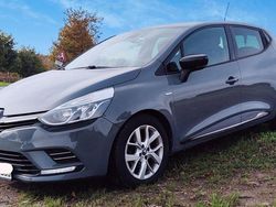 Grau Gebraucht 2019 Renault Clio IV LIMITED Limousine | 9.800 € (Fairer Preis)