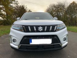 Weiß Gebraucht 2021 Suzuki Vitara Comfort+ SUV | 20.999 € (Fairer Preis)