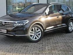 Braun Gebraucht 2021 VW Touareg Elegance SUV | 47.798 € (Superpreis)