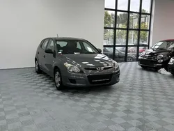 Grau Gebraucht 2009 Hyundai i30 Edition+ Limousine | 2.444 € (Guter Preis)