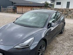 Grau Gebraucht 2023 Tesla Model 3 RWD Limousine | 28.700 € (Guter Preis)