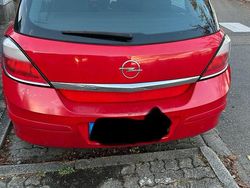 Rot Gebraucht 2007 Opel Astra Limousine | 600 € (Guter Preis)