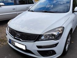 Weiß Gebraucht 2012 Kia ProCeed Spirit Kleinwagen | 2.900 € (Fairer Preis)