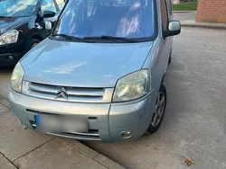 Silber Gebraucht 2003 Citroën Berlingo Van / Kleinbus | 2.250 €