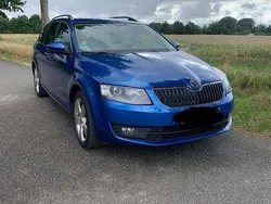 Blau Gebraucht 2014 Skoda Octavia Elegance Kombi | 7.950 € (Guter Preis)