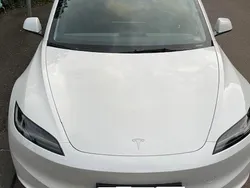 Weiß Gebraucht 2024 Tesla Model 3 Limousine | 32.900 € (Fairer Preis)