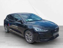 Schwarz metallic Gebraucht 2024 Ford Focus ST-Line | 29.830 € (Teuer)