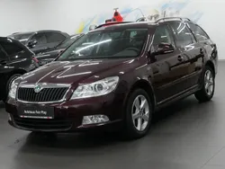 Cervena rosso brunello Gebraucht 2012 Skoda Octavia Family Kombi | 5.990 € (Guter Preis)