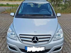 Silber Gebraucht 2011 Mercedes B180 Van / Kleinbus | 5.900 € (Fairer Preis)